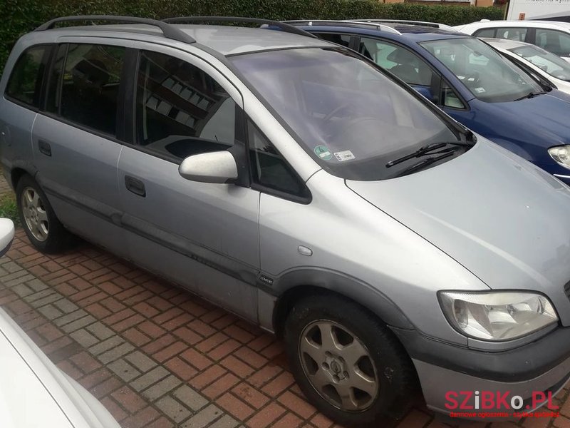 2001' Opel Zafira 1.8 16V Elegance photo #3