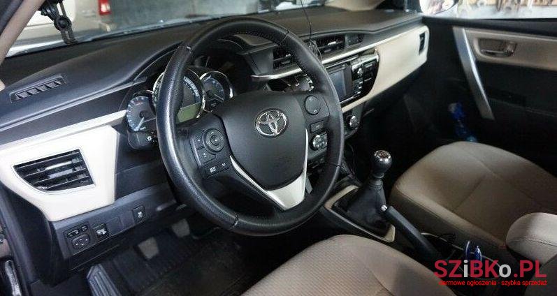 2016' Toyota Corolla photo #2