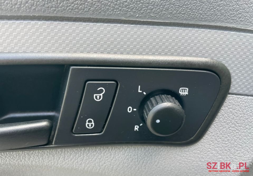 2008' Volkswagen Caddy photo #2