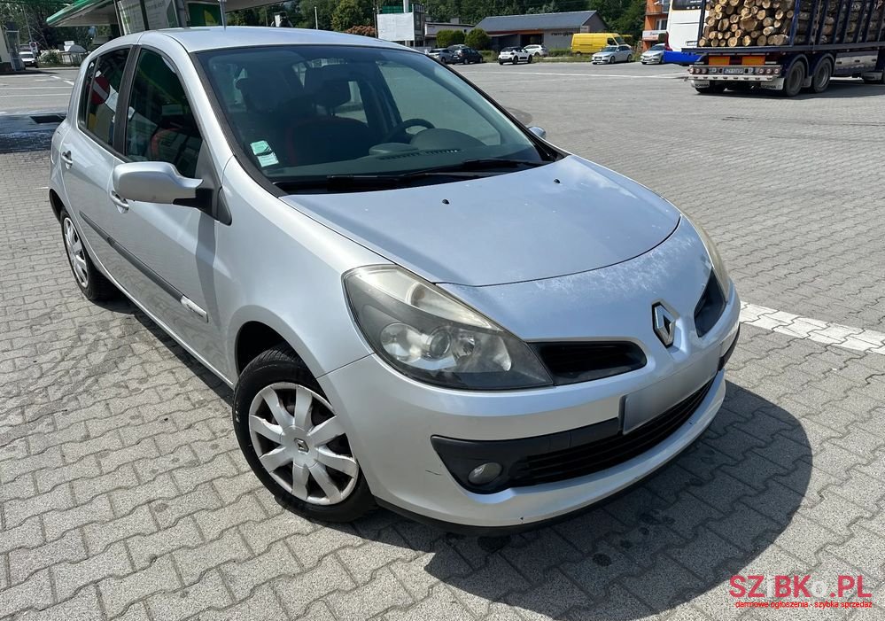 2007' Renault Clio 1.5 Dci Rip Curl photo #3