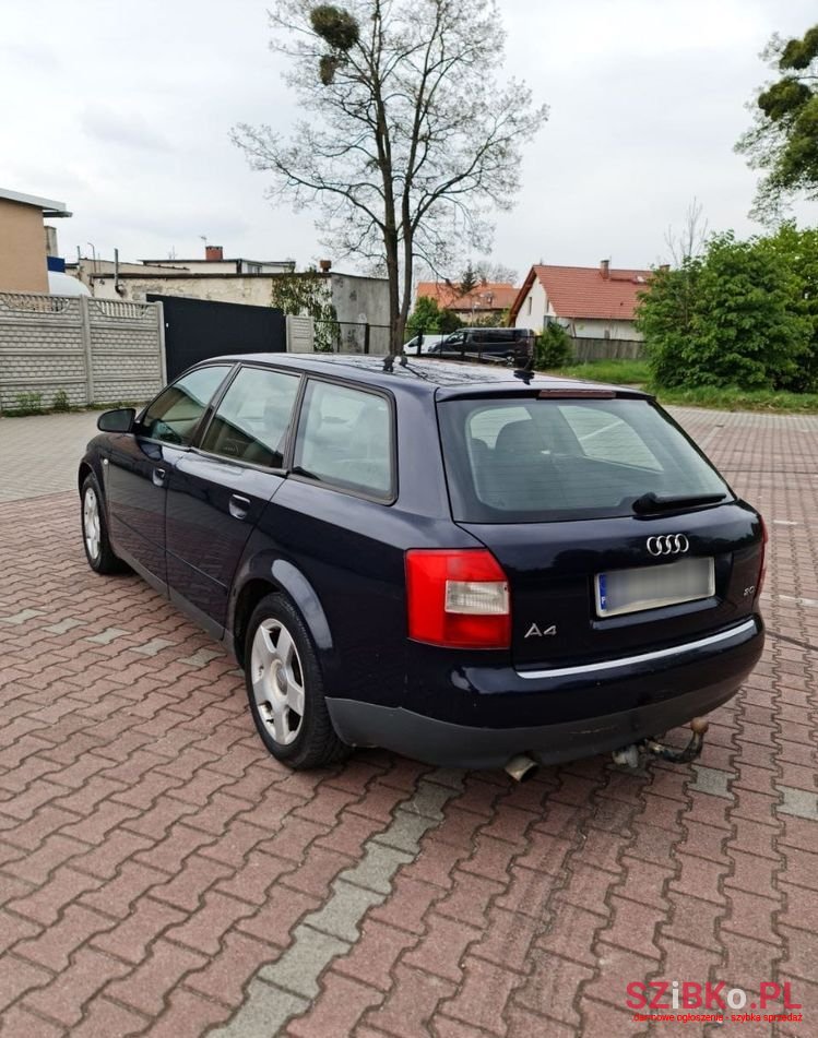 2002' Audi A4 Avant photo #2