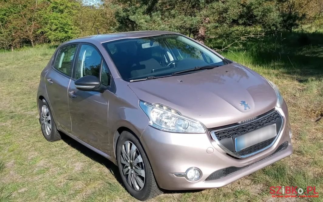 2012' Peugeot 208 photo #2