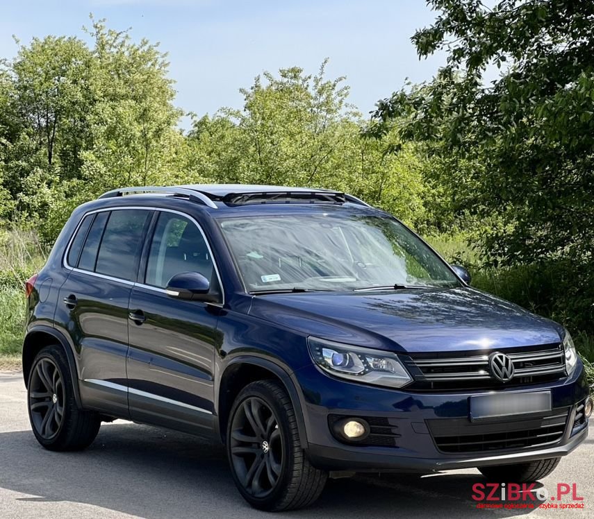 2011' Volkswagen Tiguan photo #4