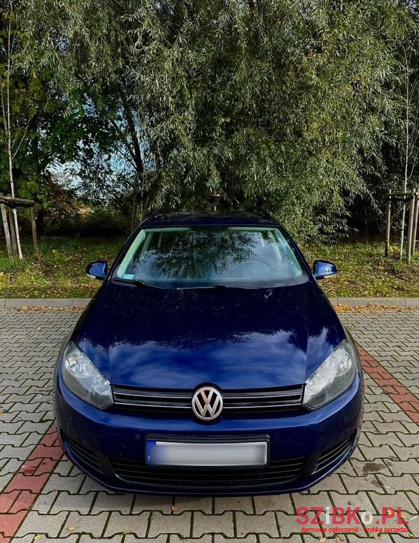 2010' Volkswagen Golf photo #5