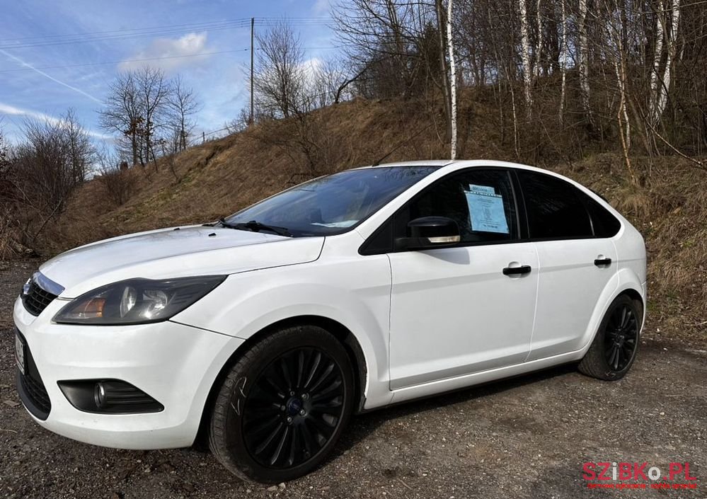 2009' Ford Focus photo #3