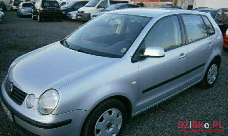 2003' Volkswagen Polo photo #1