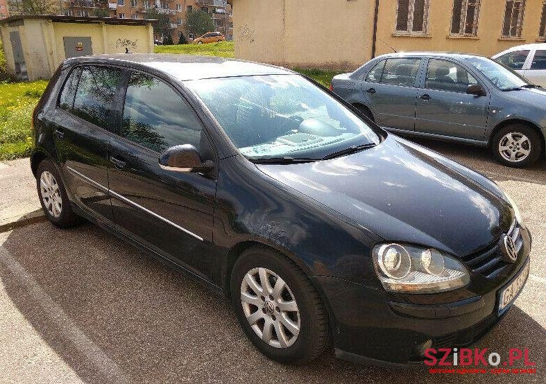 2005' Volkswagen Golf photo #1