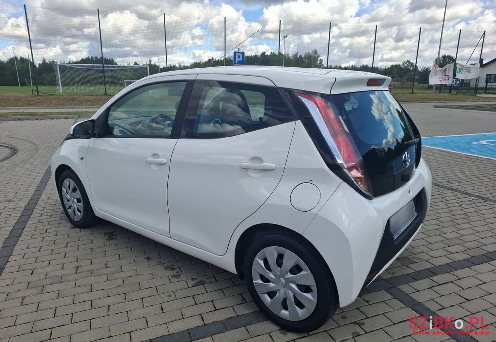 2016' Toyota Aygo photo #6