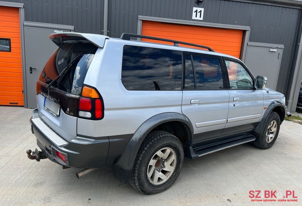 2004' Mitsubishi Pajero Sport photo #4