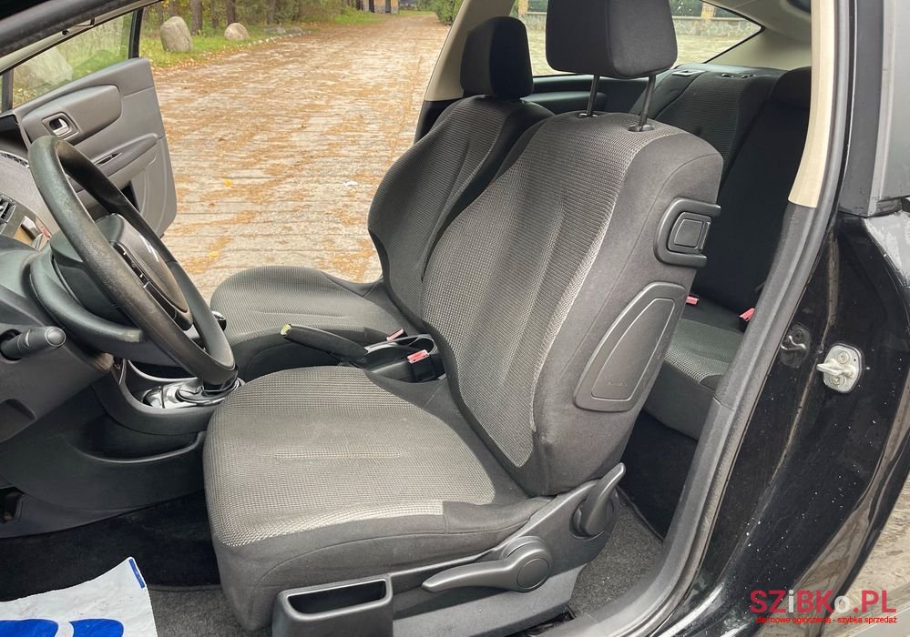 2008' Citroen C4 Coupe photo #5