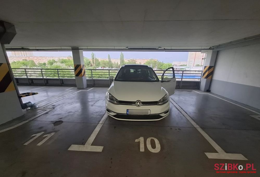 2021' Volkswagen Golf photo #1