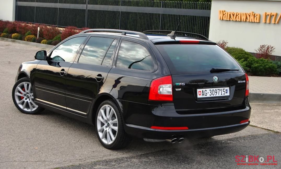 2011' Skoda Octavia photo #2