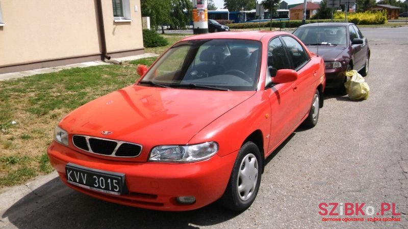 1999' Daewoo Nubira photo #1