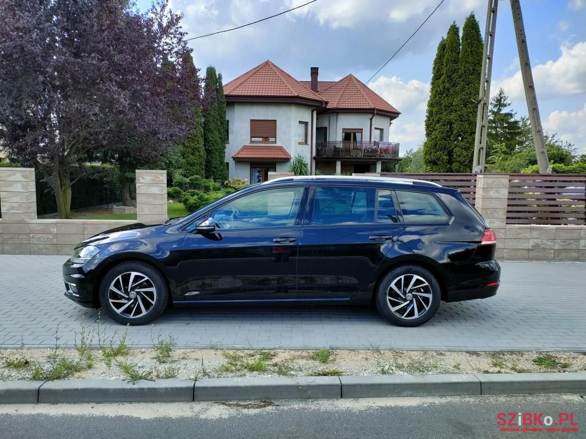 2018' Volkswagen Golf photo #5