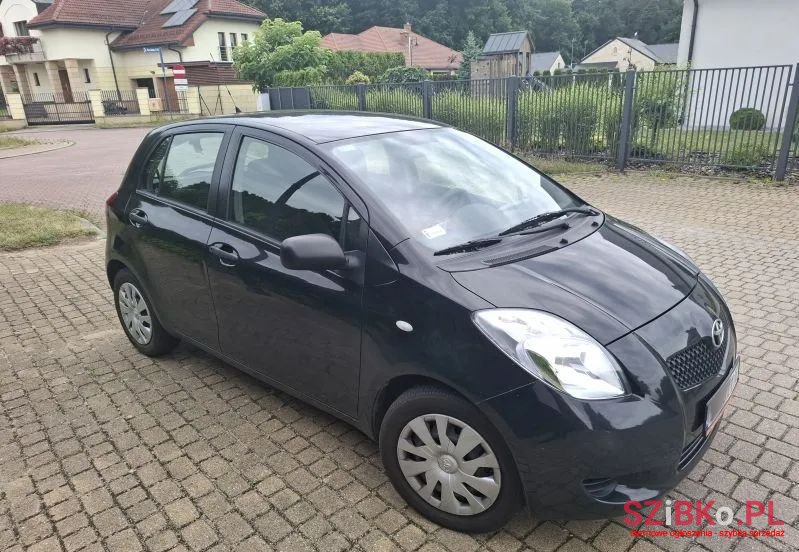 2007' Toyota Yaris 1.3 Luna A/C photo #5