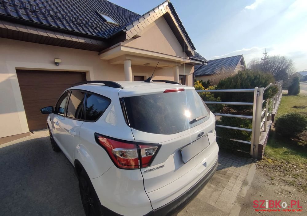 2019' Ford Escape photo #3