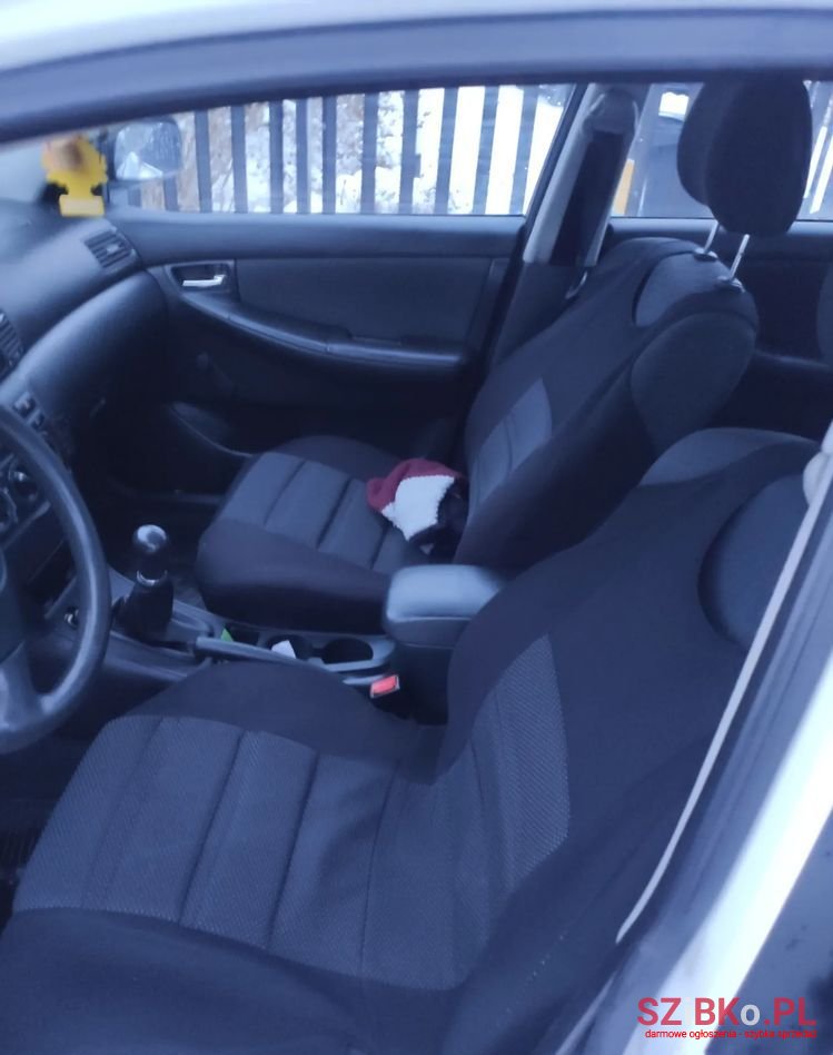 2003' Toyota Corolla 2.0 D-4D Base photo #5