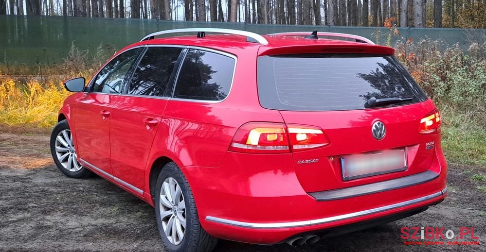 2013' Volkswagen Passat Variant photo #3