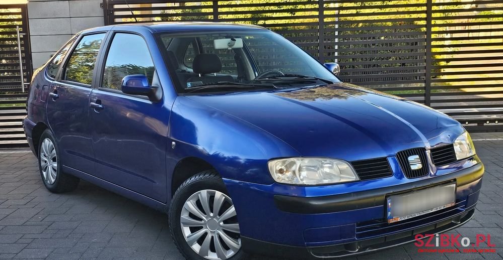 2002' SEAT Cordoba photo #1