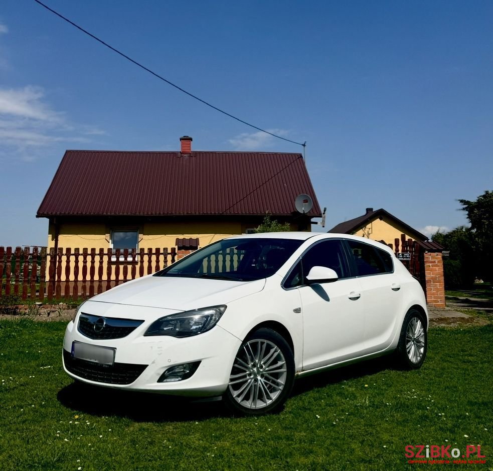 2010' Opel Astra Iii 1.7 Cdti photo #1