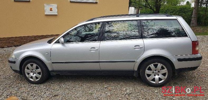 2002' Volkswagen Passat photo #4