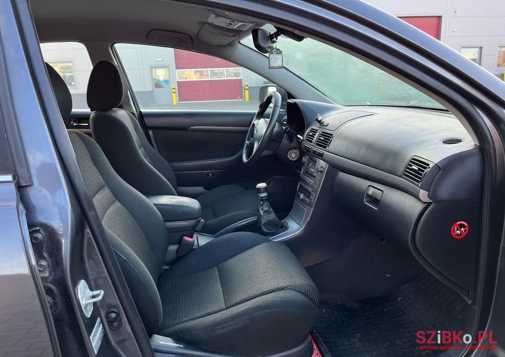 2006' Toyota Avensis photo #6