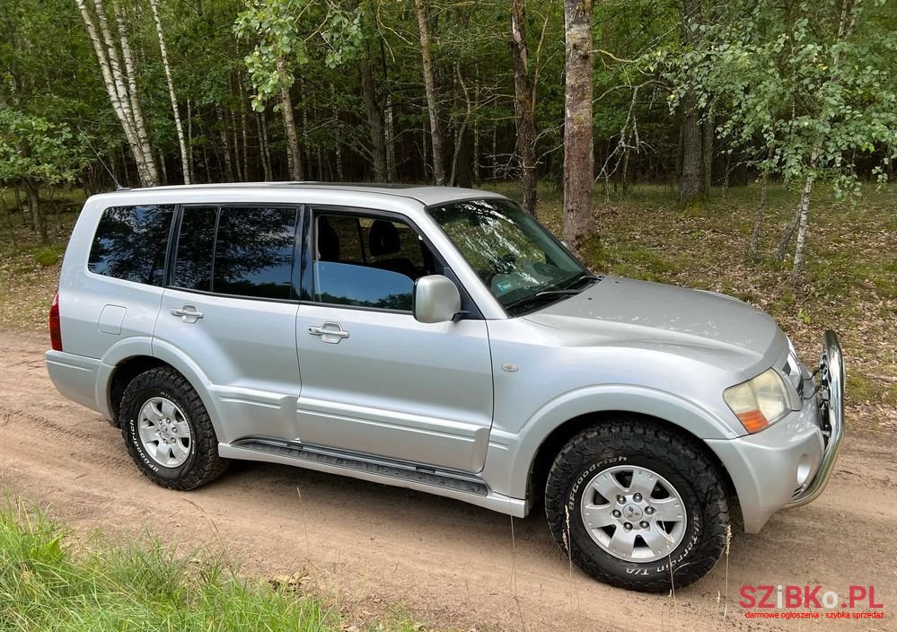 2003' Mitsubishi Pajero 3.2 Did 7Os photo #1