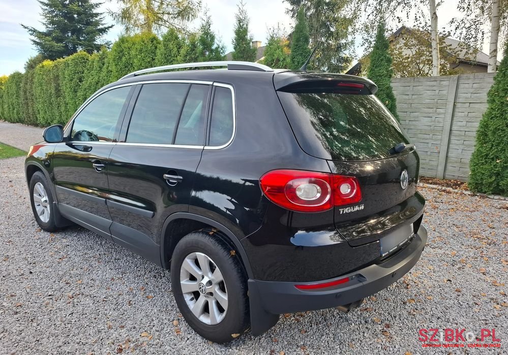 2010' Volkswagen Tiguan photo #4