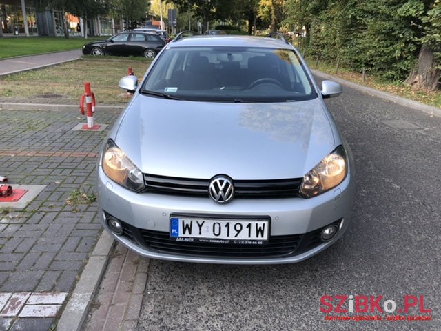 2011' Volkswagen Golf VI 1.6TDI photo #2