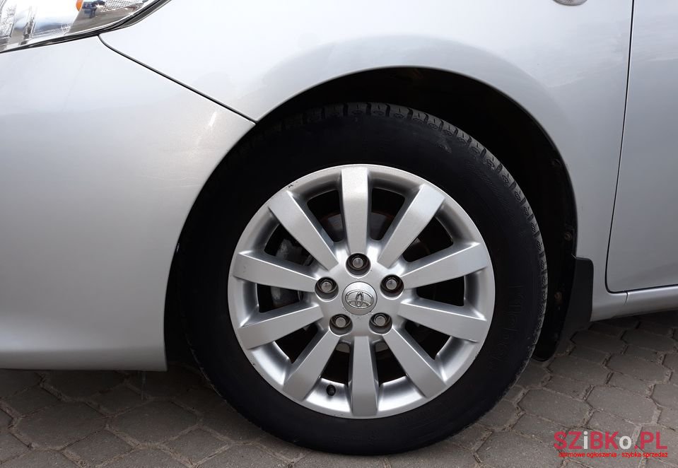 2010' Toyota Corolla photo #3