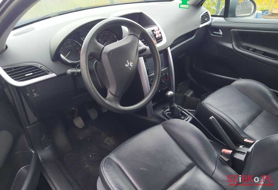 2007' Peugeot 207 photo #6