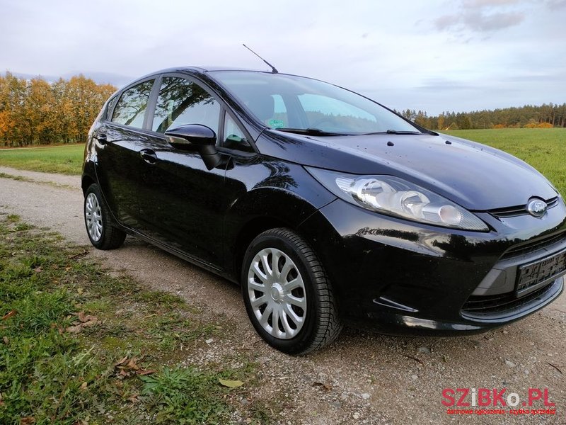 2009' Ford Fiesta photo #2