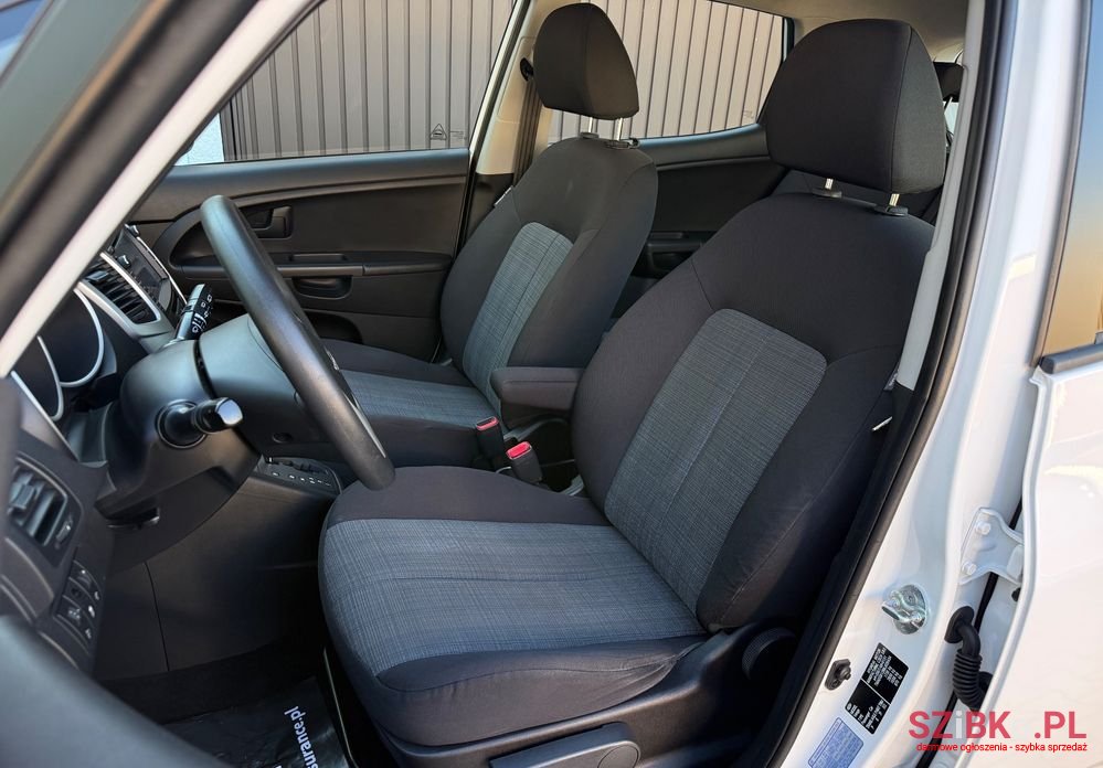 2010' Kia Venga 1.6 M photo #6