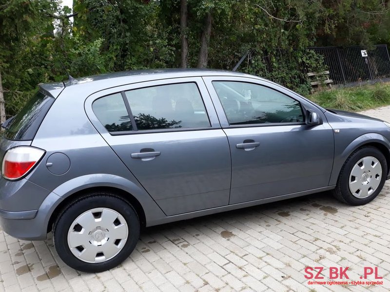 2005' Opel Astra photo #5