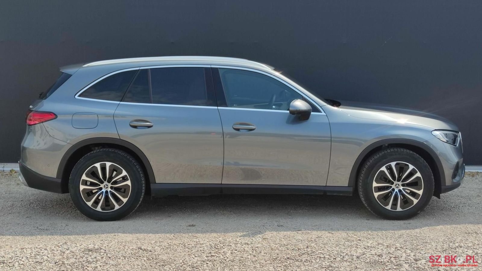 2022' Mercedes-Benz GLC photo #5