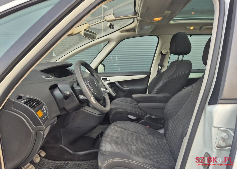 2010' Citroen C4 Grand Picasso photo #4