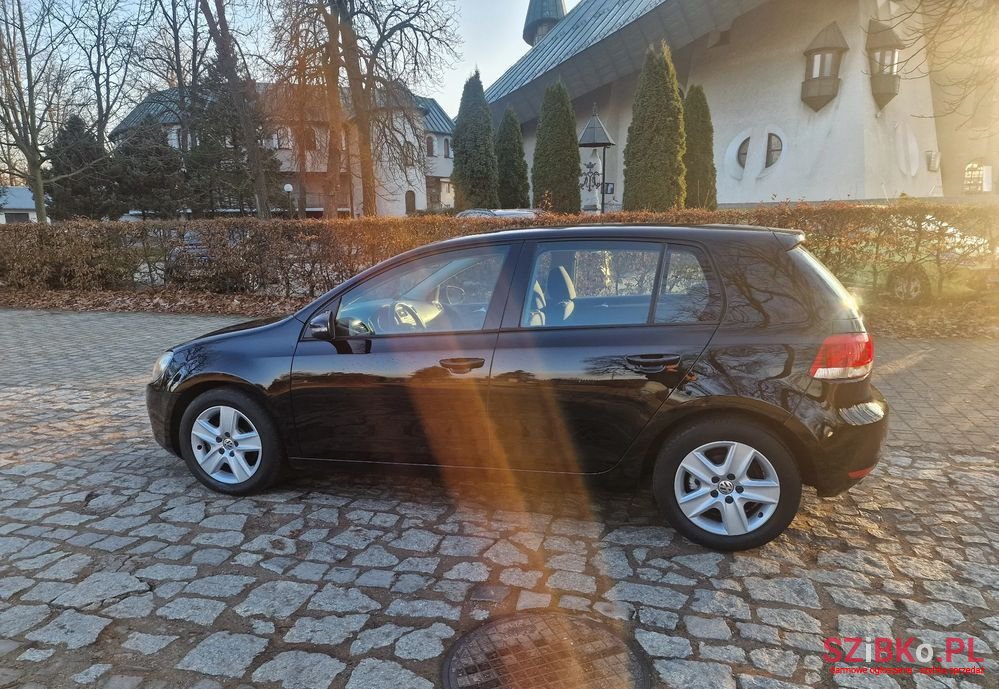 2010' Volkswagen Golf photo #6