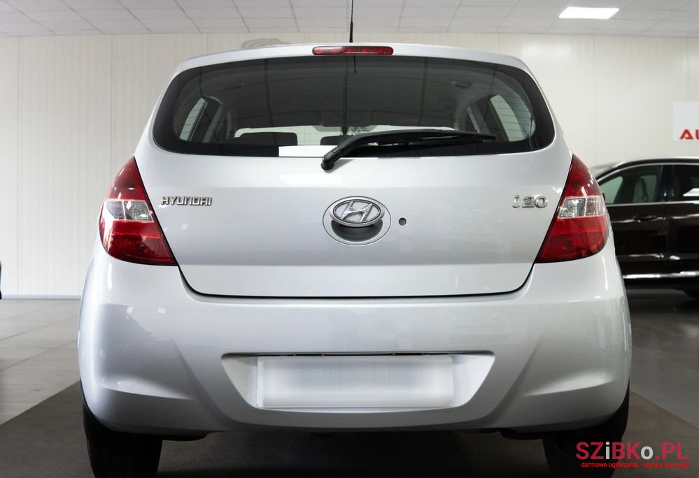 2009' Hyundai i20 1.2 Classic photo #5