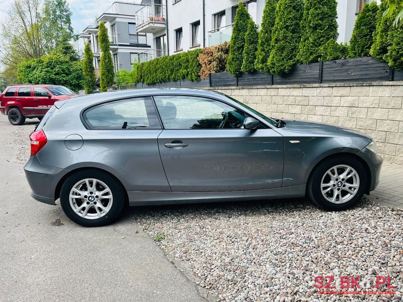 2010' BMW 1 Series 116I Edition Sport photo #2