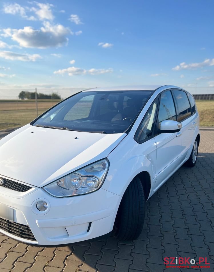 2009' Ford S-Max photo #3