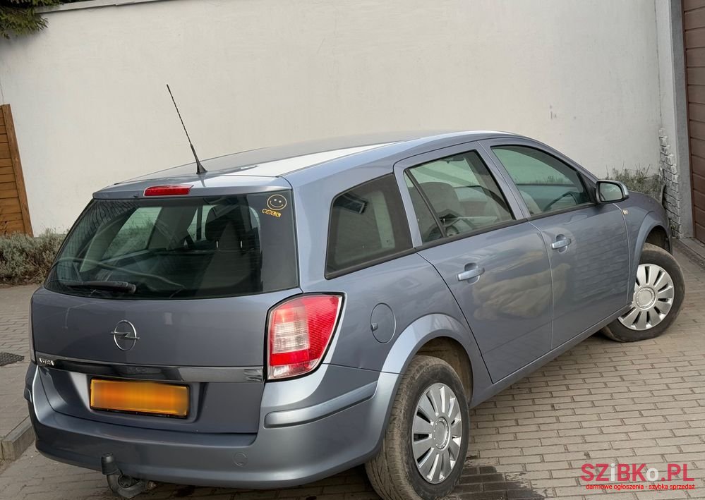 2010' Opel Astra 1.4 Edition photo #3