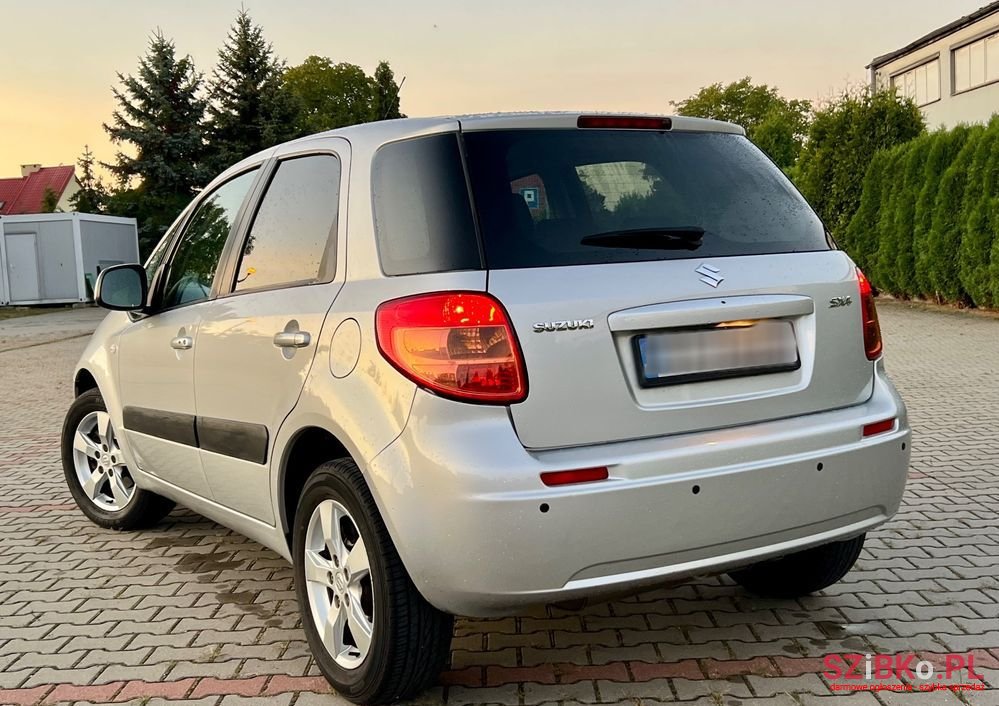 2011' Suzuki SX4 1.6 Premium photo #5