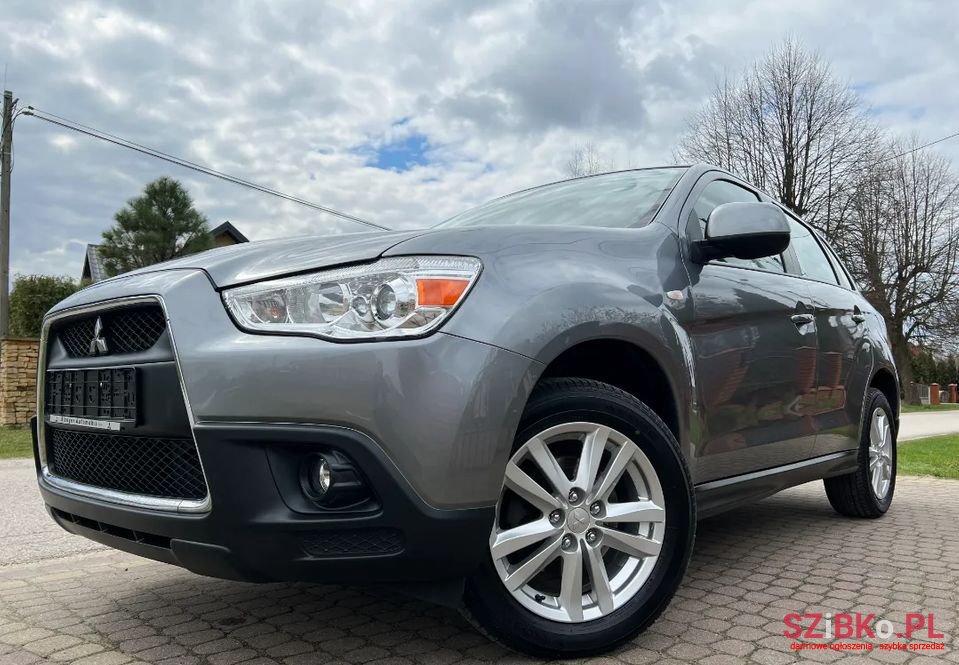 2011' Mitsubishi ASX photo #3