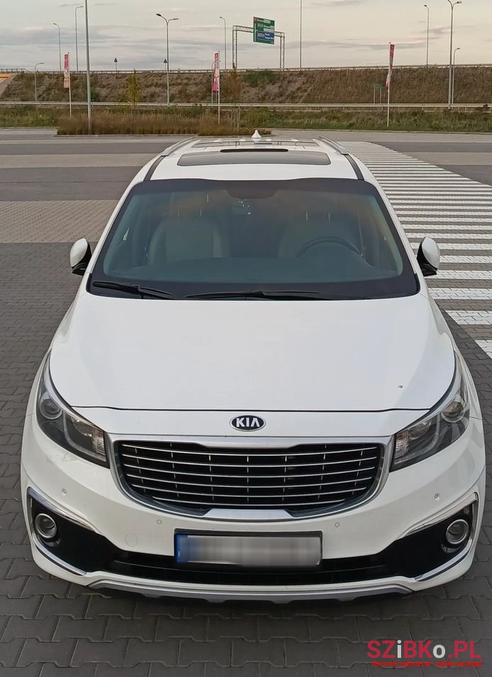 2016' Kia Carnival photo #3