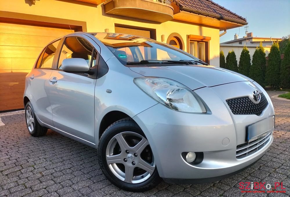 2009' Toyota Yaris 1.3 Vvt-I Cool photo #3