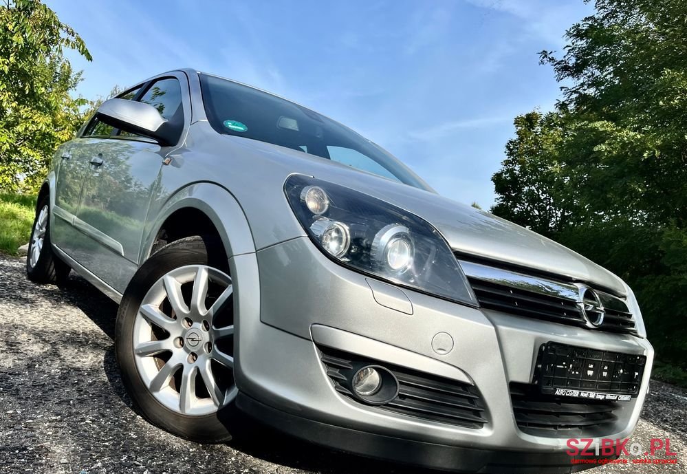 2005' Opel Astra 1.8 Cosmo photo #2
