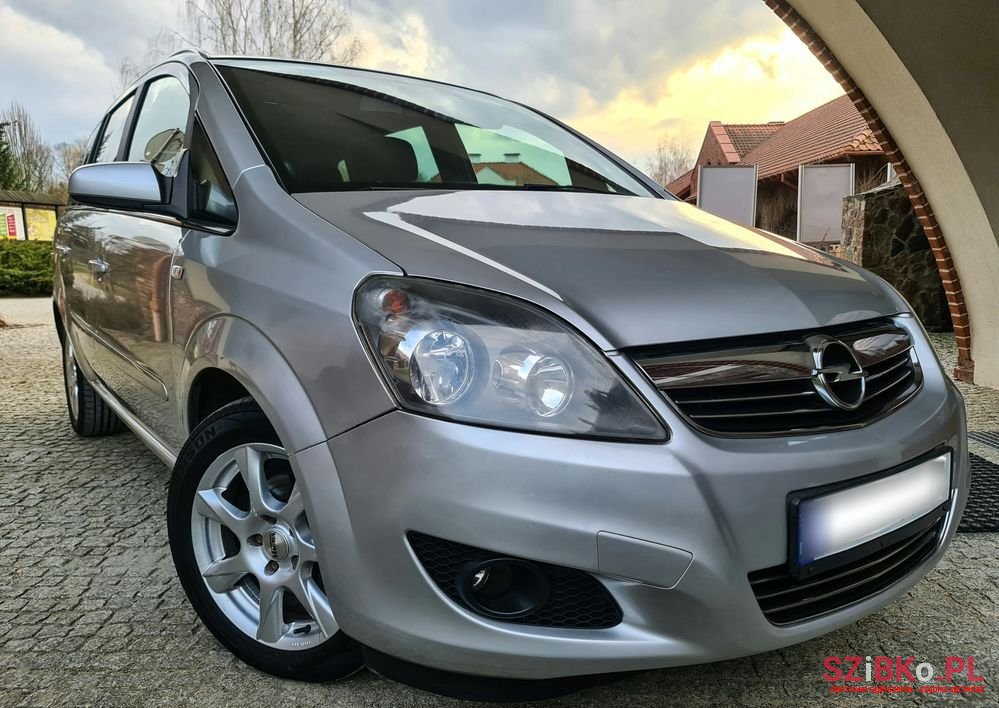 2009' Opel Zafira 1.8 Cosmo photo #3