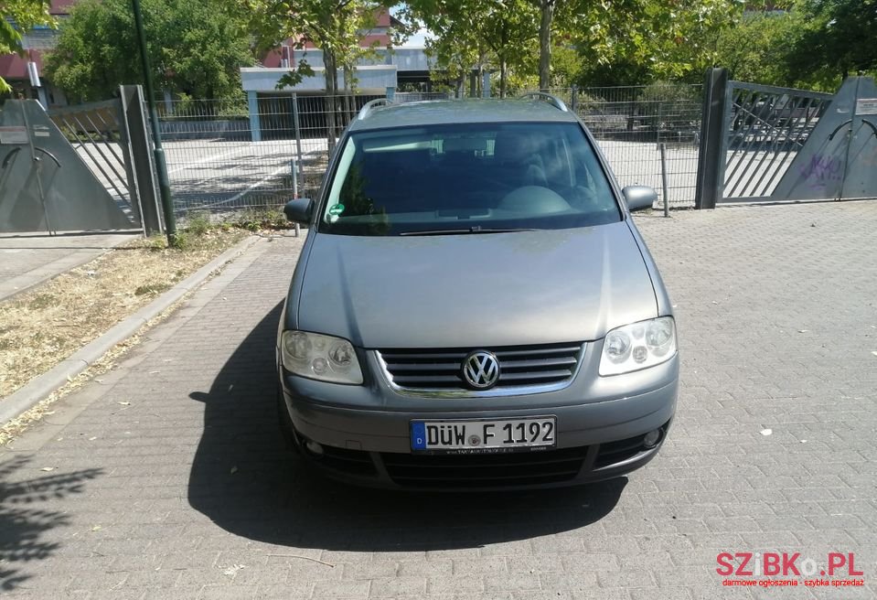 2003' Volkswagen Touran photo #4