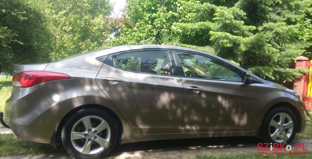 2011' Hyundai Elantra photo #4