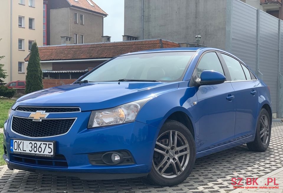 2011' Chevrolet Cruze photo #3